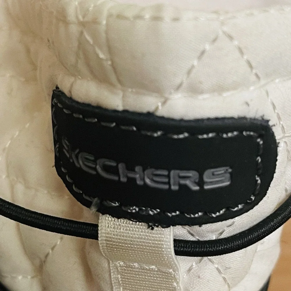 Skechers nwob women